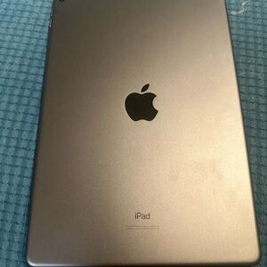 Apple iPad Air- Space Gray